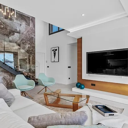 Magnificant Luxury For 6 Villa